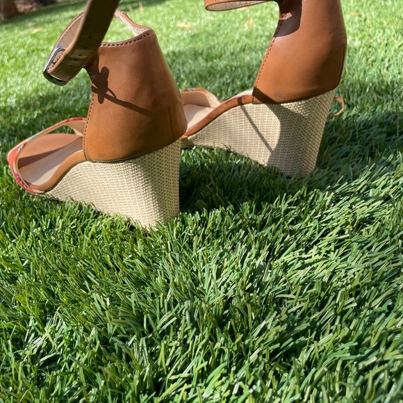 NWT Unisa Wedges | Size 7.5 - Picture 5 of 6